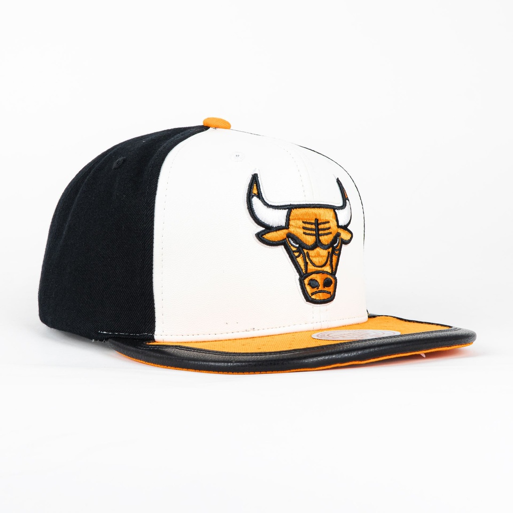 Gorra Mitchell & Ness BULLS DAY ONE WHITE/ORANGE
| Visera Plana Snapback