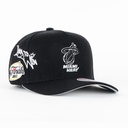 Gorra Mitchell&Ness HEAT BORN TO WIN BLACK | Snapback Visera Semicurva