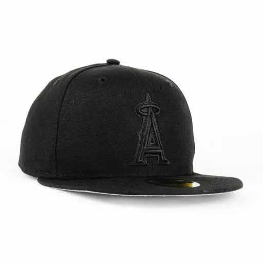 Gorra New Era ANGELS ALL BLACK | CERRADA Visera Plana